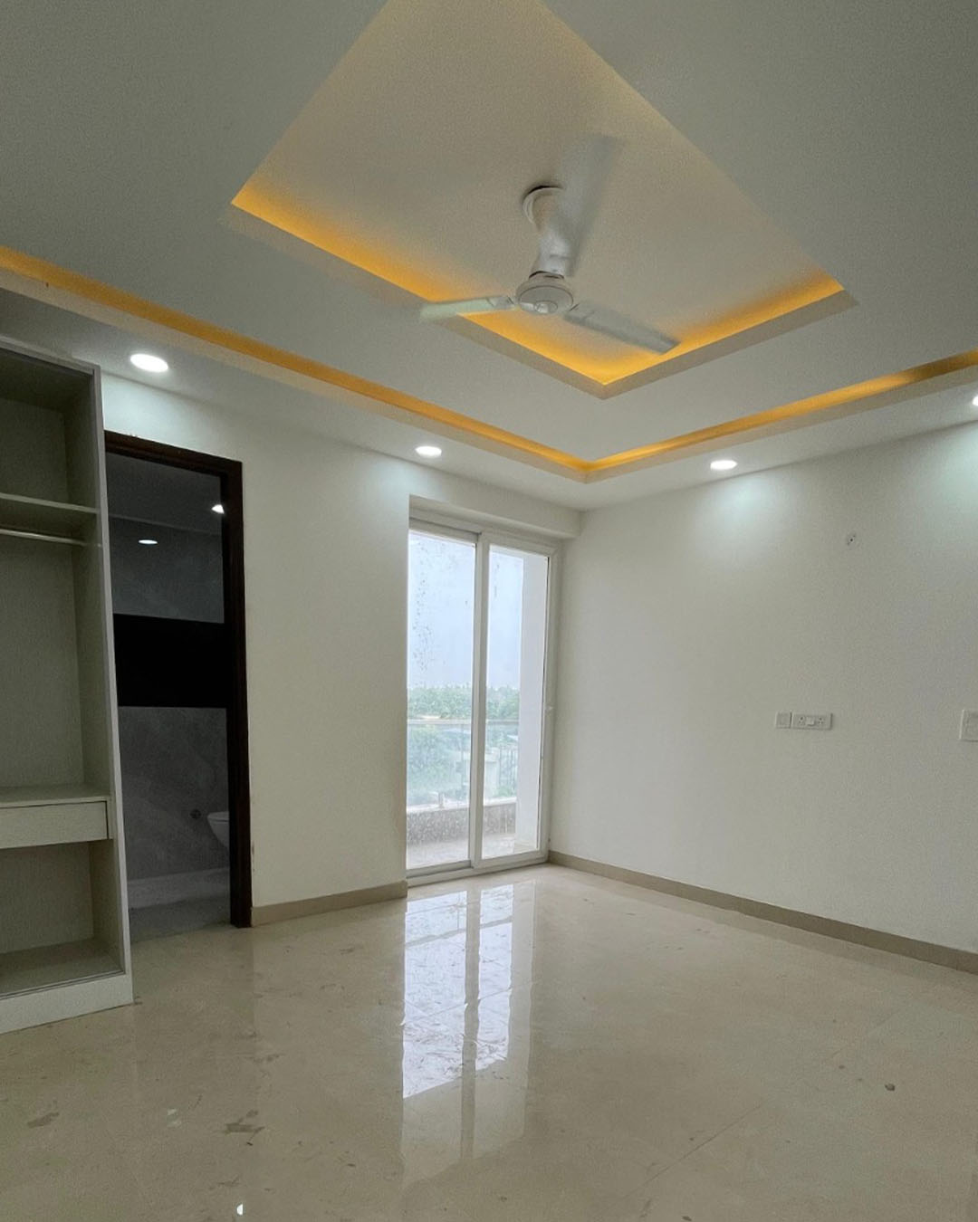 L Corner 4 BHK Flat
